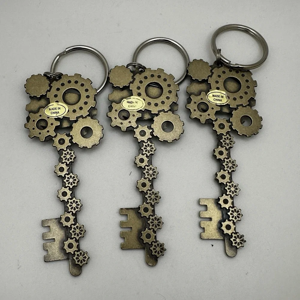 California‎ Great America Haunt 2017 Keychain Lot 3 Steampunk Gear Keys